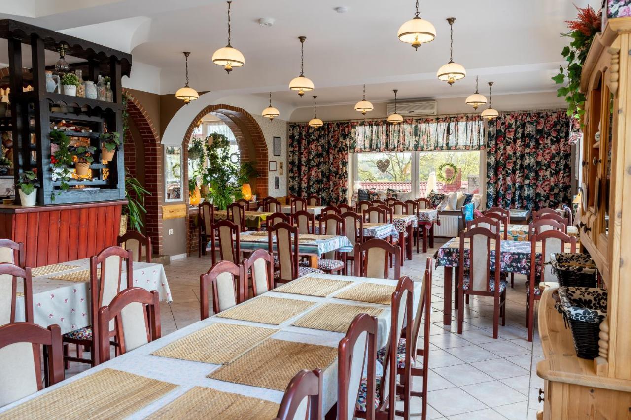 Gosciniec Skolimowka Restauracja I Pokoje Ze Sniadaniem Na Kaszubach Chmielno Dış mekan fotoğraf