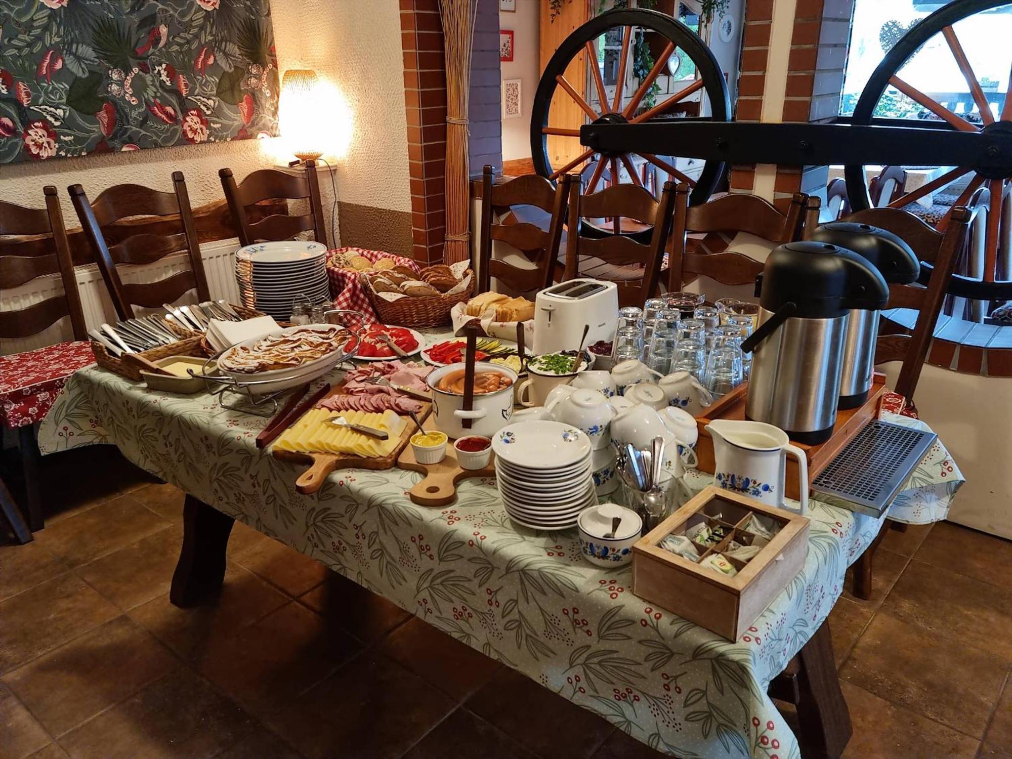 Gosciniec Skolimowka Restauracja I Pokoje Ze Sniadaniem Na Kaszubach Chmielno Dış mekan fotoğraf